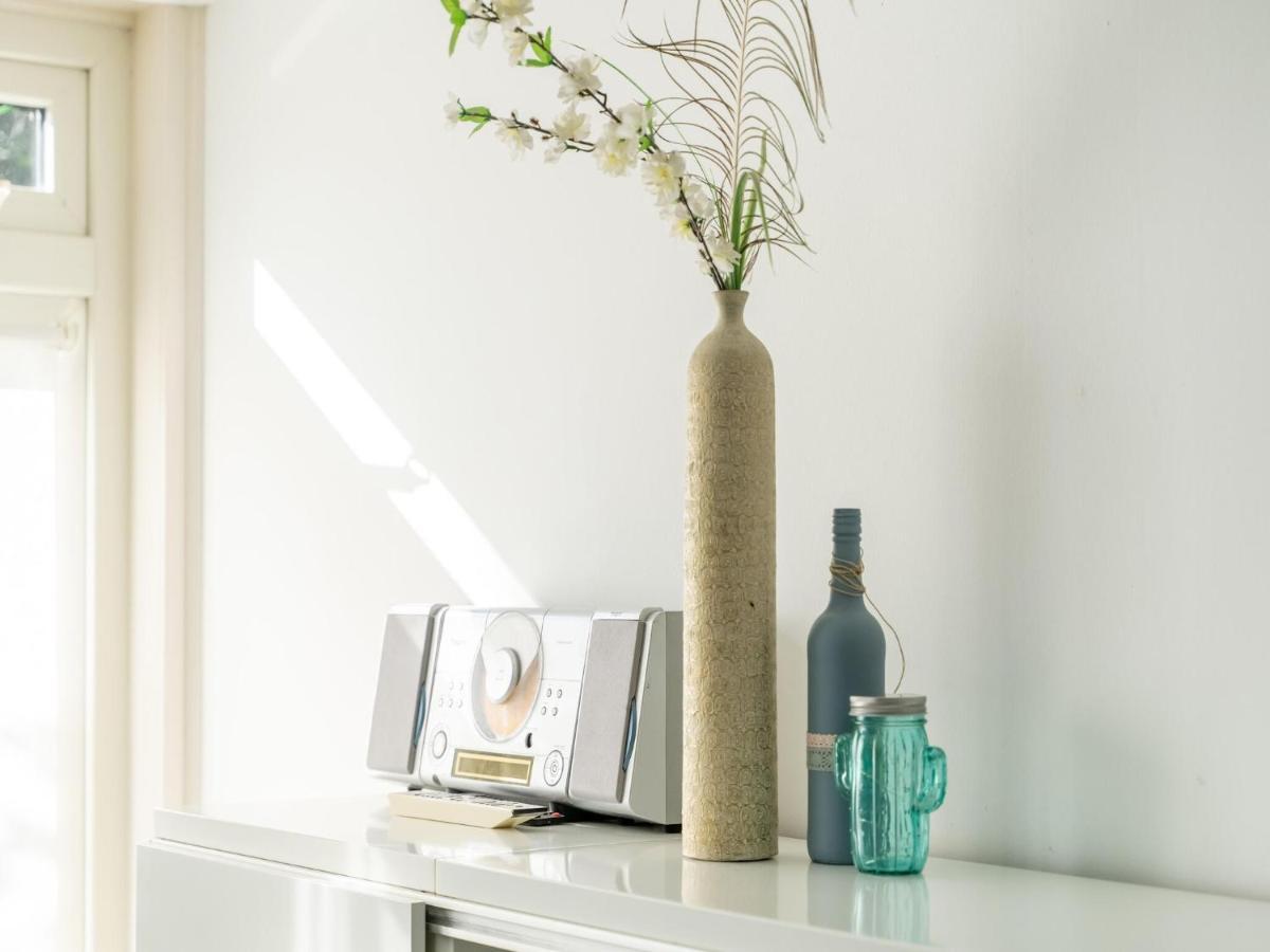 Vakantiehuis Inviting In With Terrace