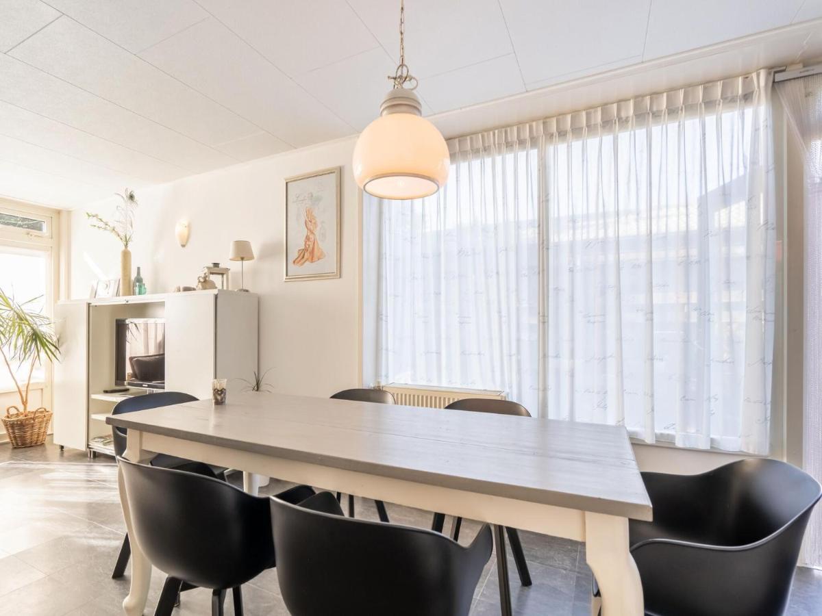 Vakantiehuis Inviting In With Terrace *